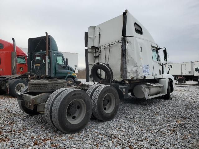 1999 Freightliner Conventional FLC120