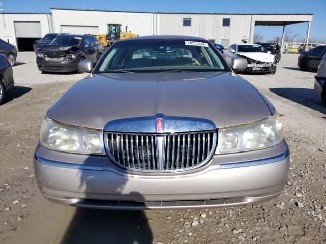 2001 Lincoln Town Car Signature