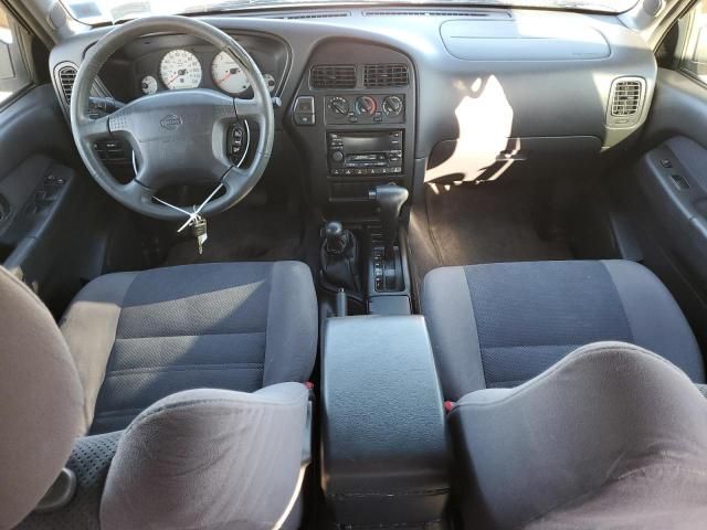 2000 Nissan Pathfinder LE