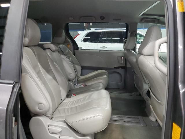 2013 Toyota Sienna XLE