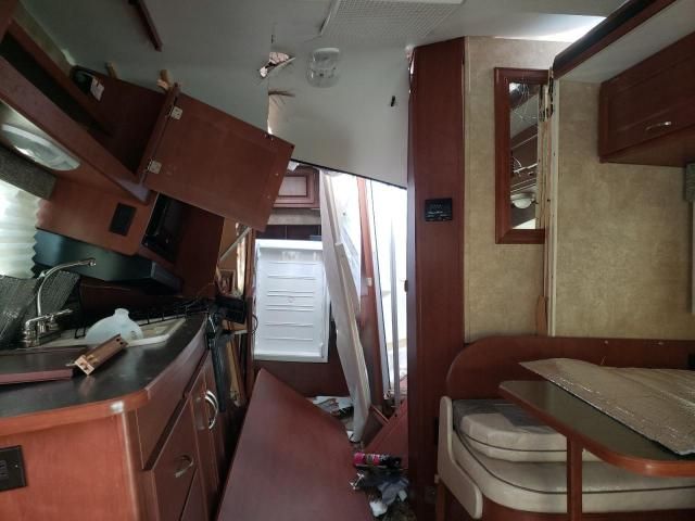 2014 Winnebago 2014 Ford Econoline E450 Super Duty Cutaway Van