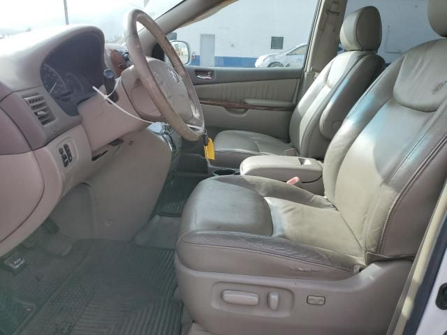 2005 Toyota Sienna XLE