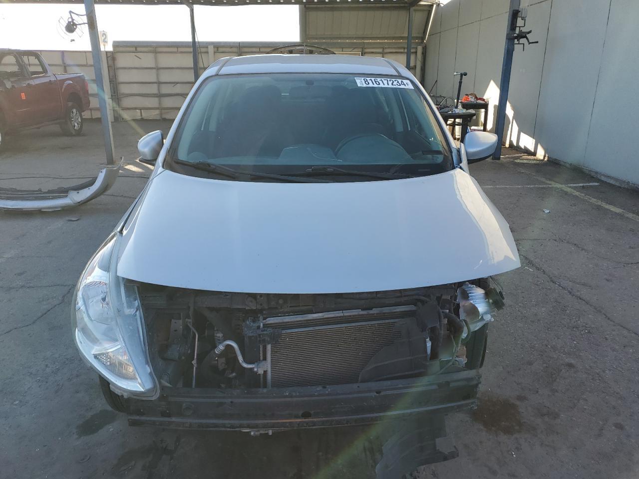 2019 Niss Versa s