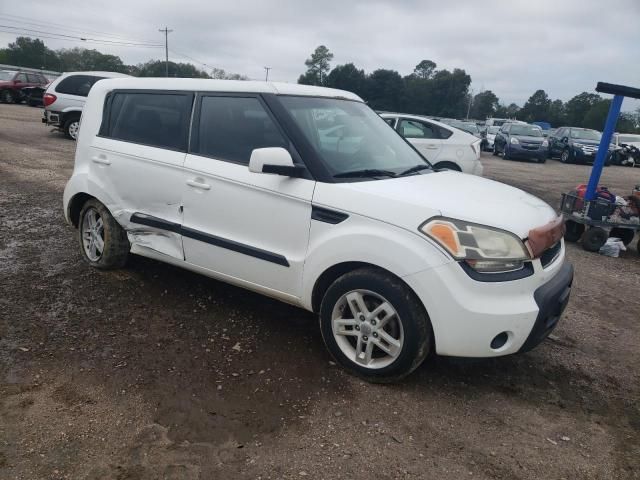 2011 KIA Soul +