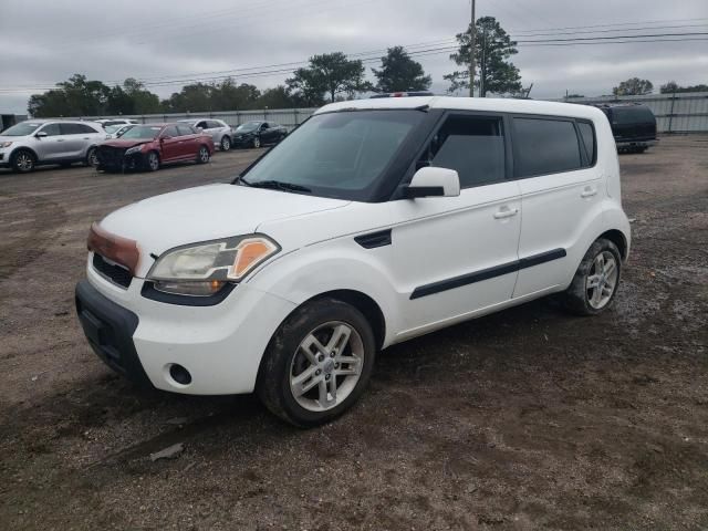 2011 KIA Soul +