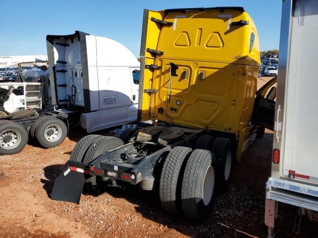 2022 Freightliner Cascadia 126