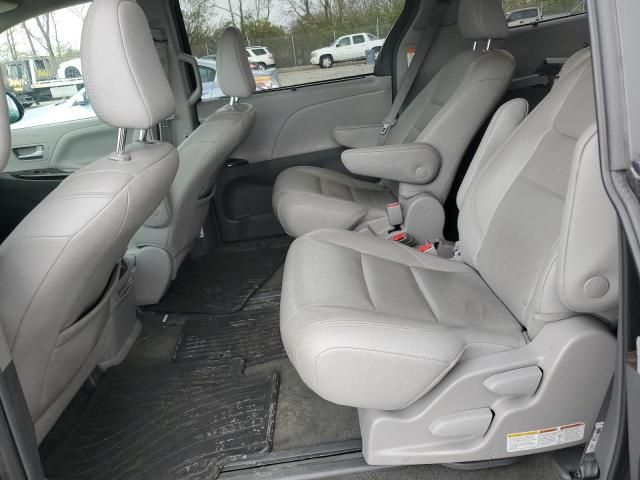 2019 Toyota Sienna XLE