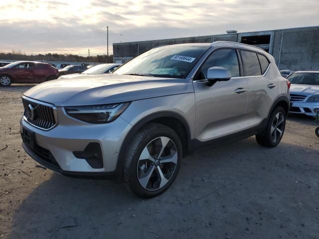 2024 Volvo XC40 Plus