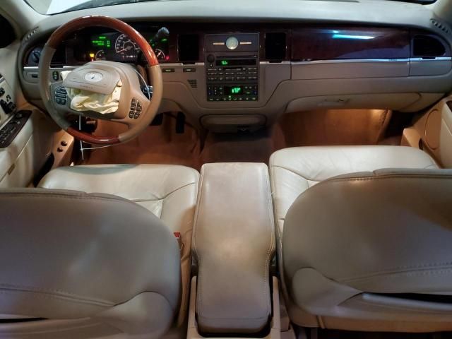 2004 Lincoln Town Car Ultimate