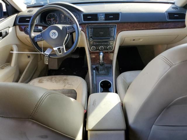 2013 Volkswagen Passat SEL