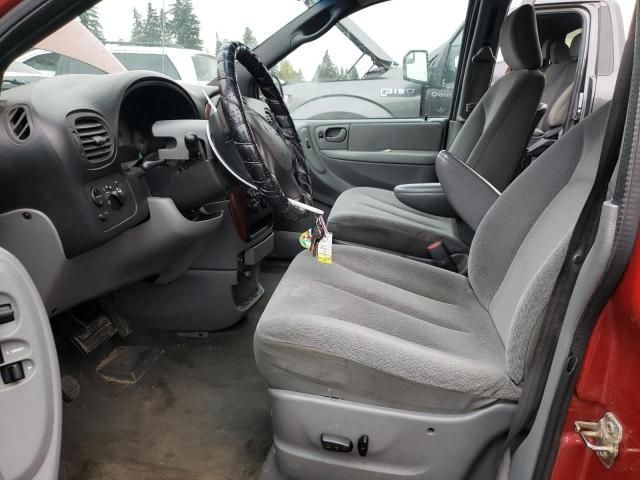 2005 Chrysler Town & Country LX