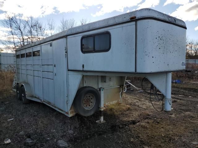 2002 CM Hors Trailer