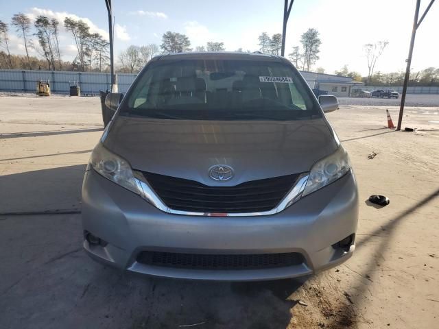 2013 Toyota Sienna LE