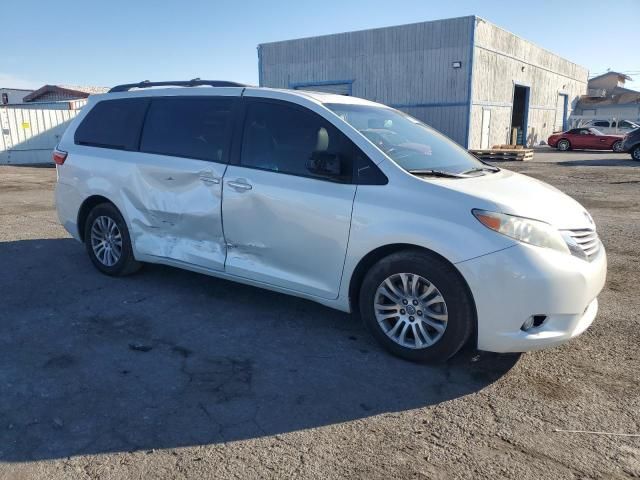 2016 Toyota Sienna XLE