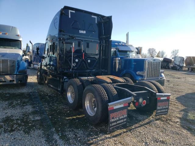 2016 Freightliner Cascadia 125