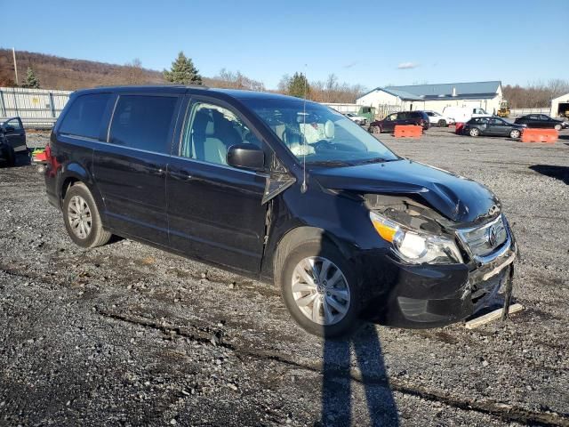 2013 Volkswagen Routan SE