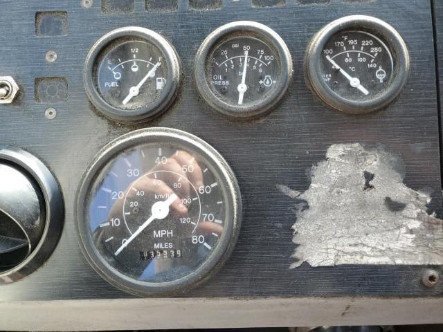 2015 Ottawa Yard Tractor Truck Trac