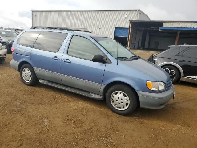 2002 Toyota Sienna LE