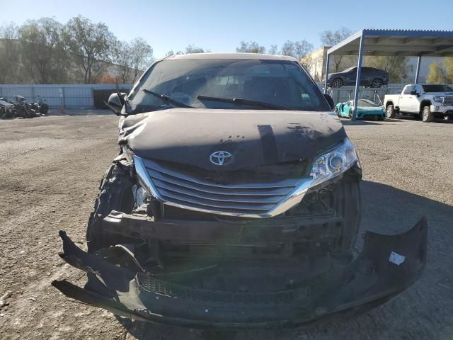 2017 Toyota Sienna XLE