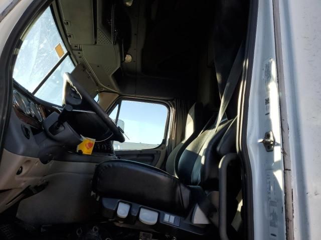 2017 Freightliner Cascadia 125