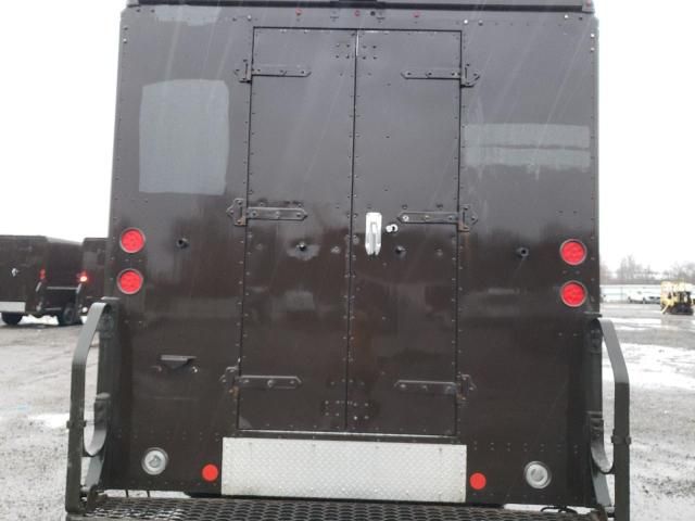 2009 Freightliner Chassis M Line WALK-IN Van