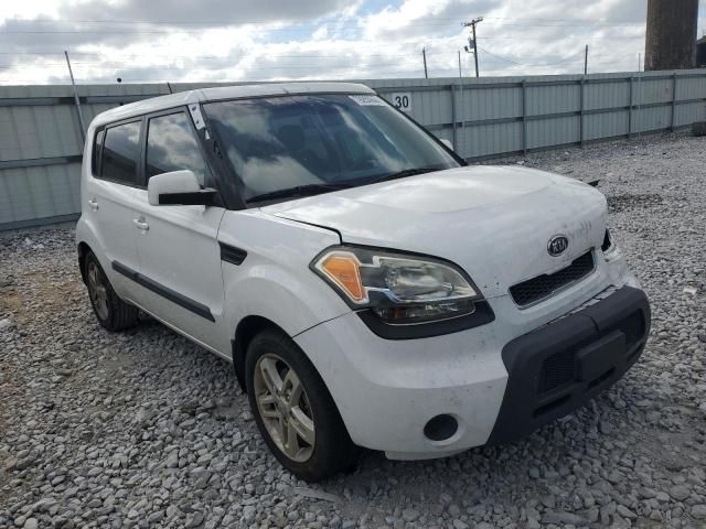 2011 KIA Soul +