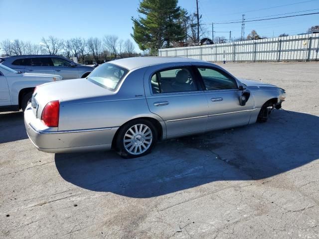 2004 Lincoln Town Car Executive