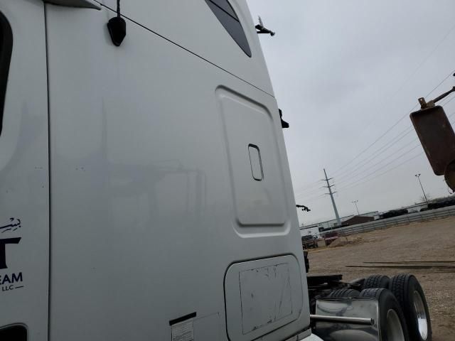 2011 Freightliner Cascadia 125