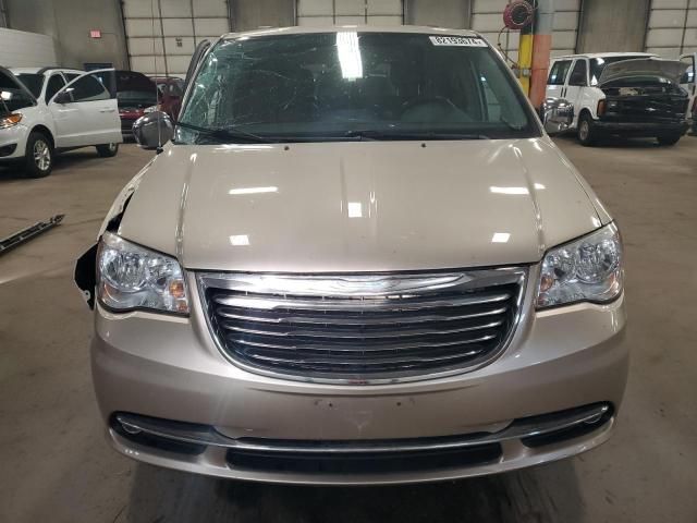 2014 Chrysler Town & Country Touring L