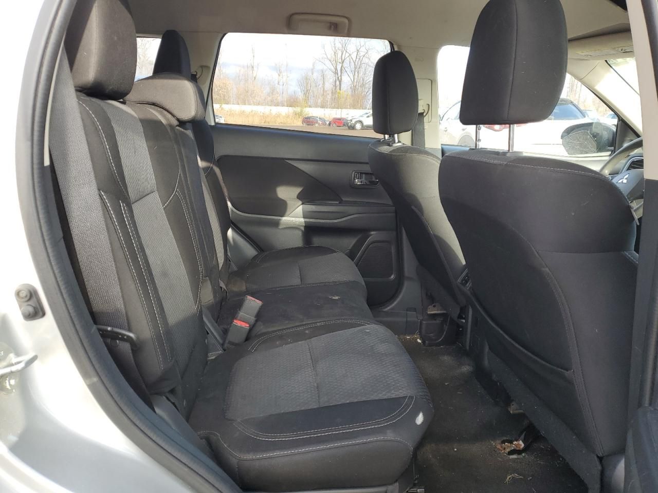 2020 Mitsubishi Outlander se