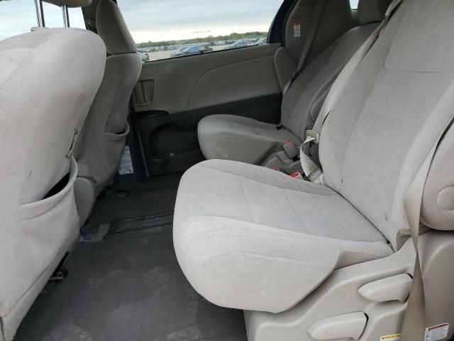 2015 Toyota Sienna LE