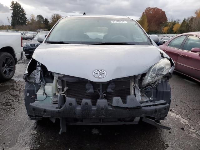 2012 Toyota Sienna LE