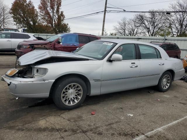 2001 Lincoln Town Car Signature