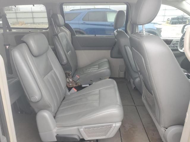 2010 Chrysler Town & Country Touring