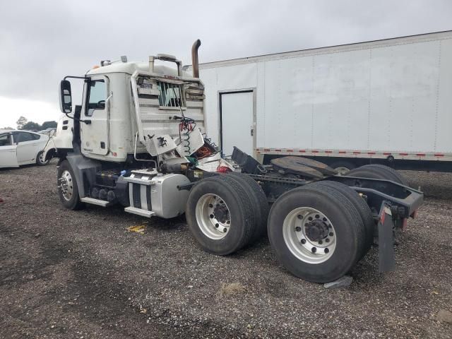 2016 Mack 600 CXU600