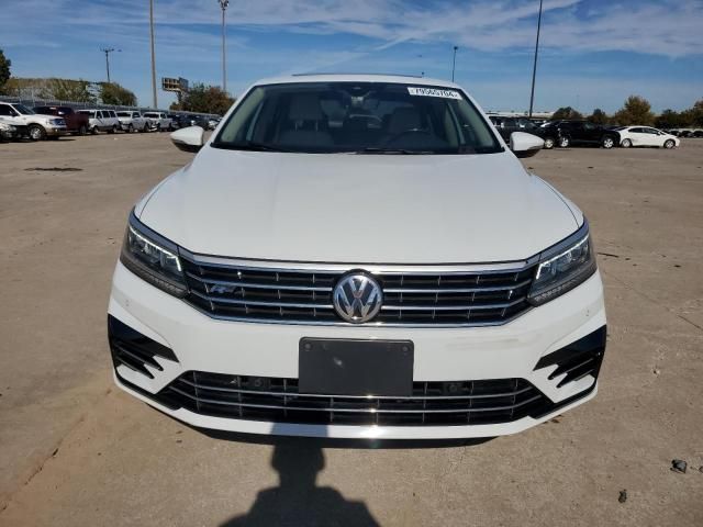 2019 Volkswagen Passat SE R-Line