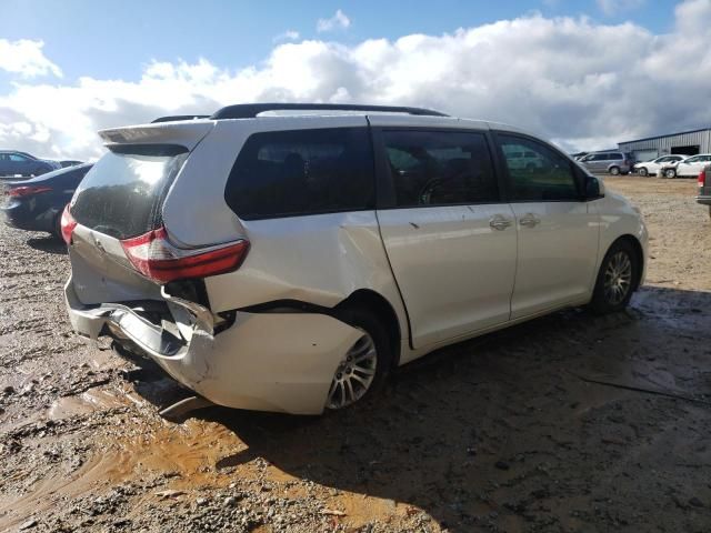 2016 Toyota Sienna XLE