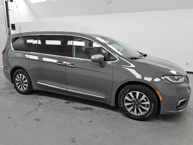 2022 Chrysler Pacifica Hybrid Limited