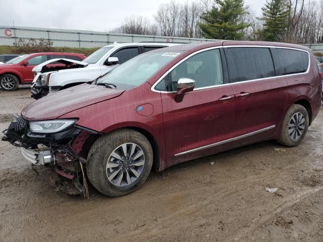 2022 Chrysler Pacifica Hybrid Limited