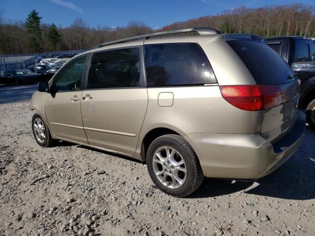 2004 Toyota Sienna LE