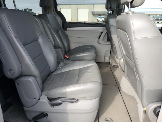 2010 Volkswagen Routan SEL