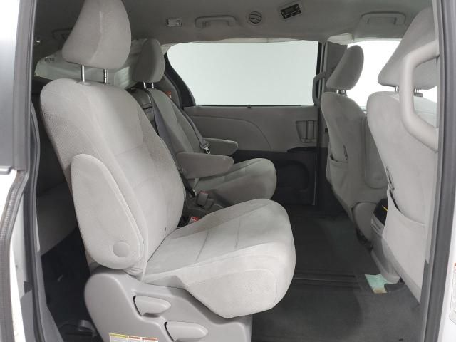 2015 Toyota Sienna LE