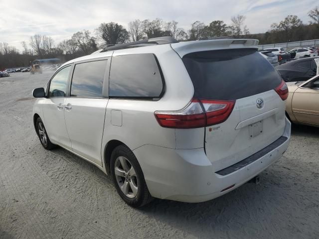 2016 Toyota Sienna XLE