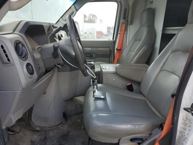 2016 Ford Econoline E350 Super Duty Cutaway Van