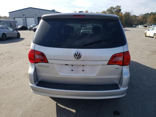 2010 Volkswagen Routan SE