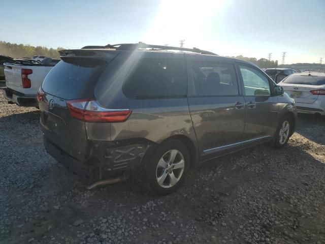 2016 Toyota Sienna LE