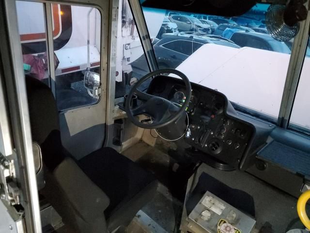 2013 Freightliner Chassis M Line WALK-IN Van