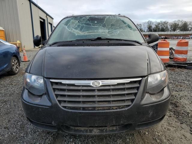 2005 Chrysler Town & Country Touring