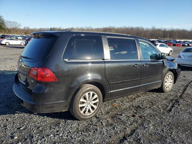 2013 Volkswagen Routan SE