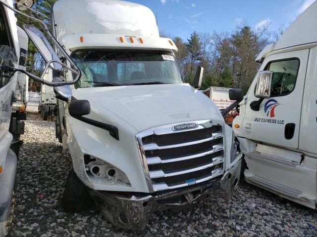 2019 Freightliner Cascadia 126